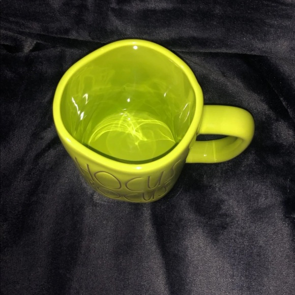 ❌SOLD❌HTF Rae Dunn Hocus Pocus mug - Picture 3 of 4